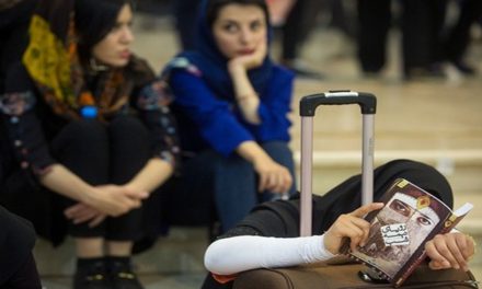 رونمایی از یک شغل زنانه در تهران: عابرزنی!